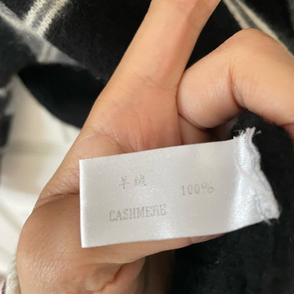 Vintage cashmere cardigan - Picture 2 of 5